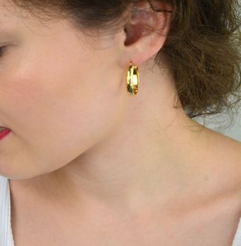 Kolczyki damskie złote DIA-KLC-13739-585 – owalne zdobione wzorem. Wymiary 2,5 cm x 5 mm, waga 3,0 g. Elegancka i stylowa biżuteria, idealna na prezent (5).JPG