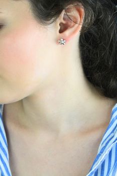 Kolczyki damskie i dziewczęce srebrne 925 DIA-KLC-13839-925 kwiatki na sztyft (3).jpg