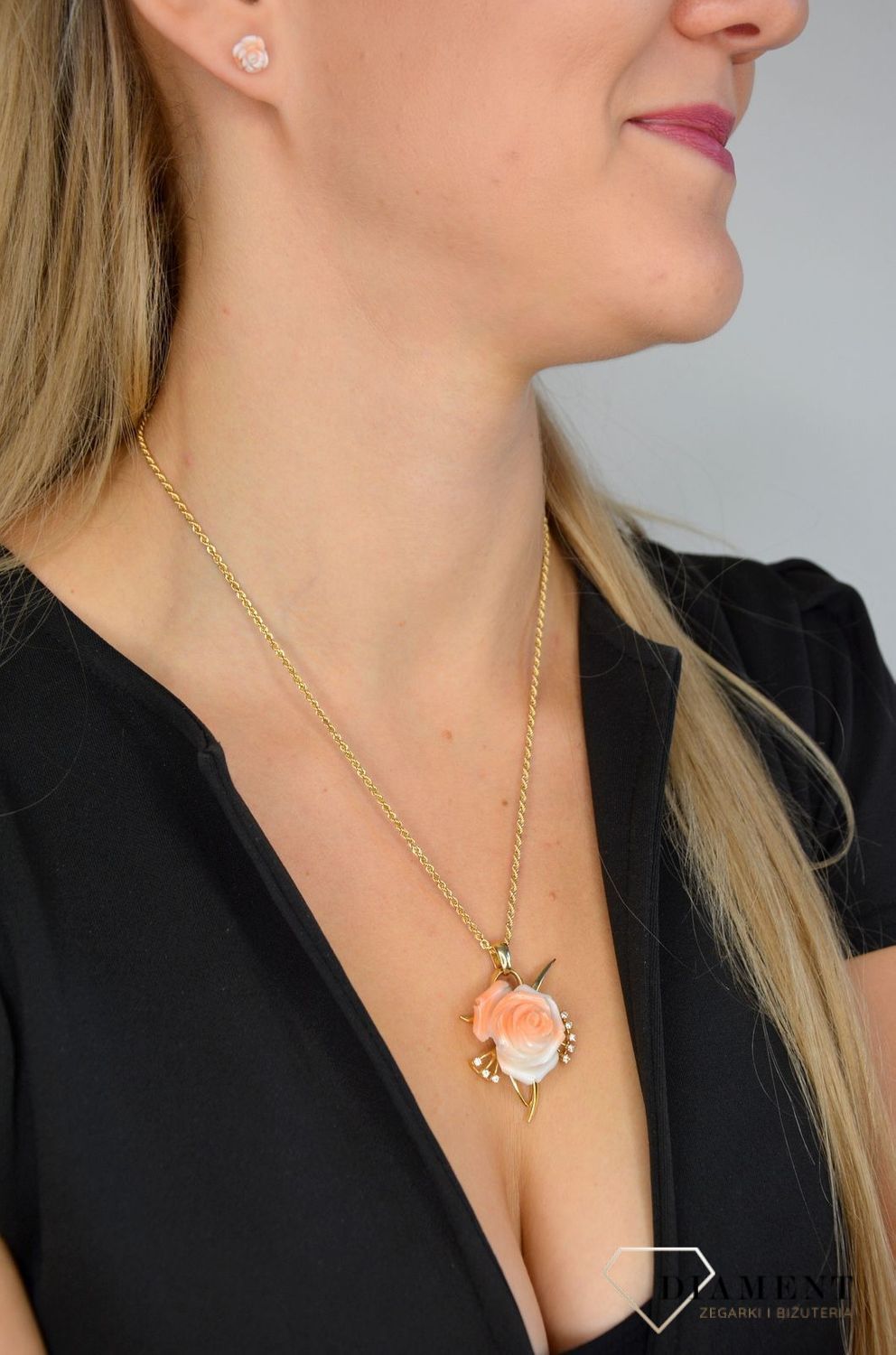 Złote koczyki na sztyft 585 'Koralowe różyczki' DIA-KLC-1385-585.jpg