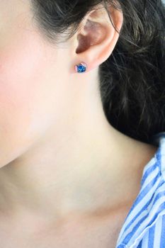 Srebrne kolczyki dziecięce 925 Lilo i Stitch – kolorowa emalia (3).jpg