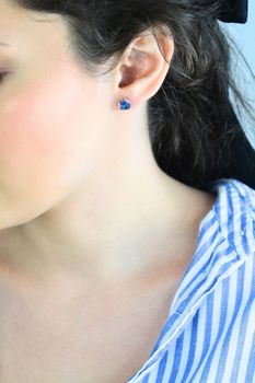 Srebrne kolczyki dziecięce 925 Lilo i Stitch – kolorowa emalia (4).jpg