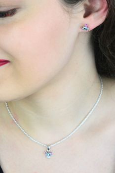 Urocze kolczyki dziecięce ze srebra próby 925, zdobione kolorową emalią.  (3).jpg