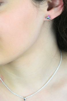 Urocze kolczyki dziecięce ze srebra próby 925, zdobione kolorową emalią.  (4).jpg