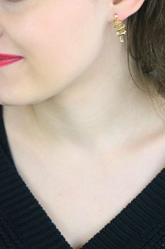 Kolczyki srebrne pozłacane 925 DIA-KLC-13930-925 – spiralki z cyrkonią i serduszkiem (1).jpg