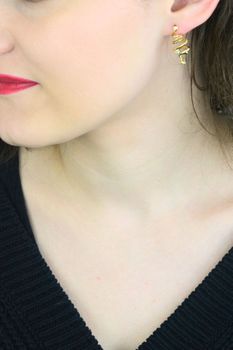 Kolczyki srebrne pozłacane 925 DIA-KLC-13930-925 – spiralki z cyrkonią i serduszkiem (3).jpg