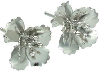 Urocze kolczyki damskie ze srebra próby 925 w kształcie wypukłych kwiatków. Model DIA-KLC-13941-925 z zapięciem na sztyft. Wielkość 1,3 cm, waga 1,10 g. Delikatne, kobiece i ponadczasowe – 2.jpg