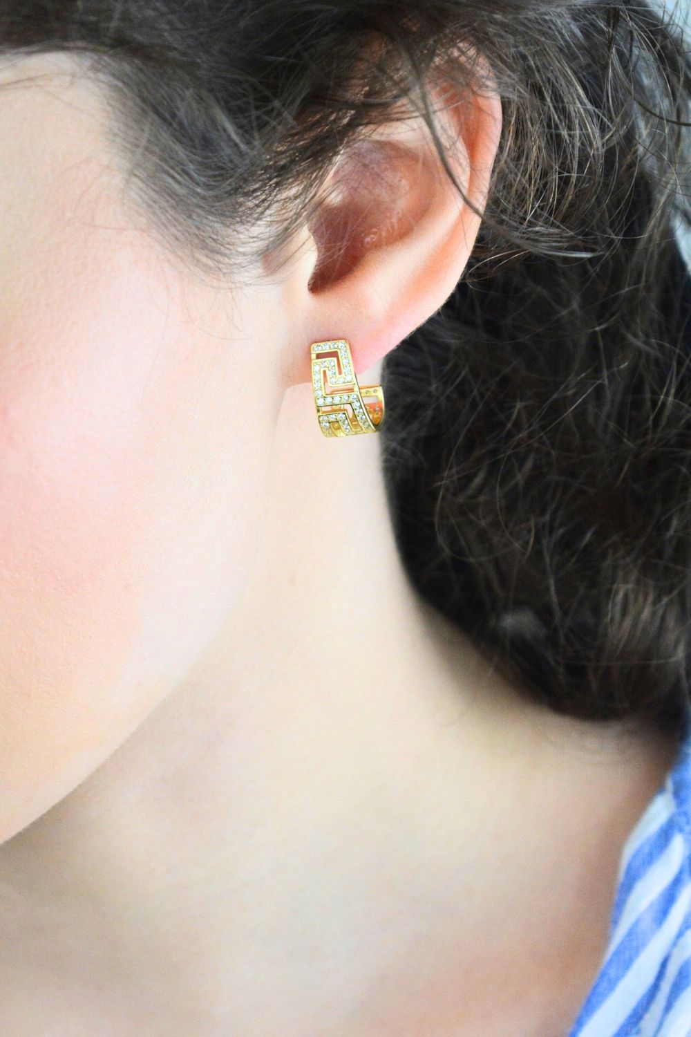 Srebrne pozłacane kolczyki damskie 925 podłużne wzór grecki z cyrkoniami DIA-KLC-13947Z-925.jpg