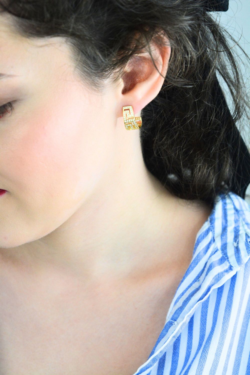 Srebrne pozłacane kolczyki damskie 925 podłużne wzór grecki z cyrkoniami DIA-KLC-13947Z-925.jpg