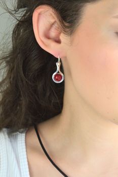 Srebrne kolczyki damskie 925 z koralem – wiszące DIA-KLC-13993-925 (2).jpg