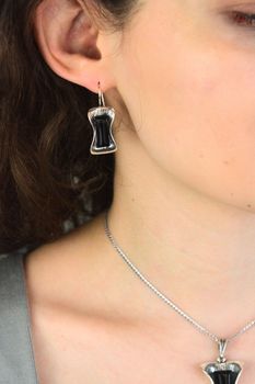 Kolczyki srebrne 925 z onyksami – prostokąt  DIA-KLC-13997-925  Elegancka biżuteria damska (2).jpg