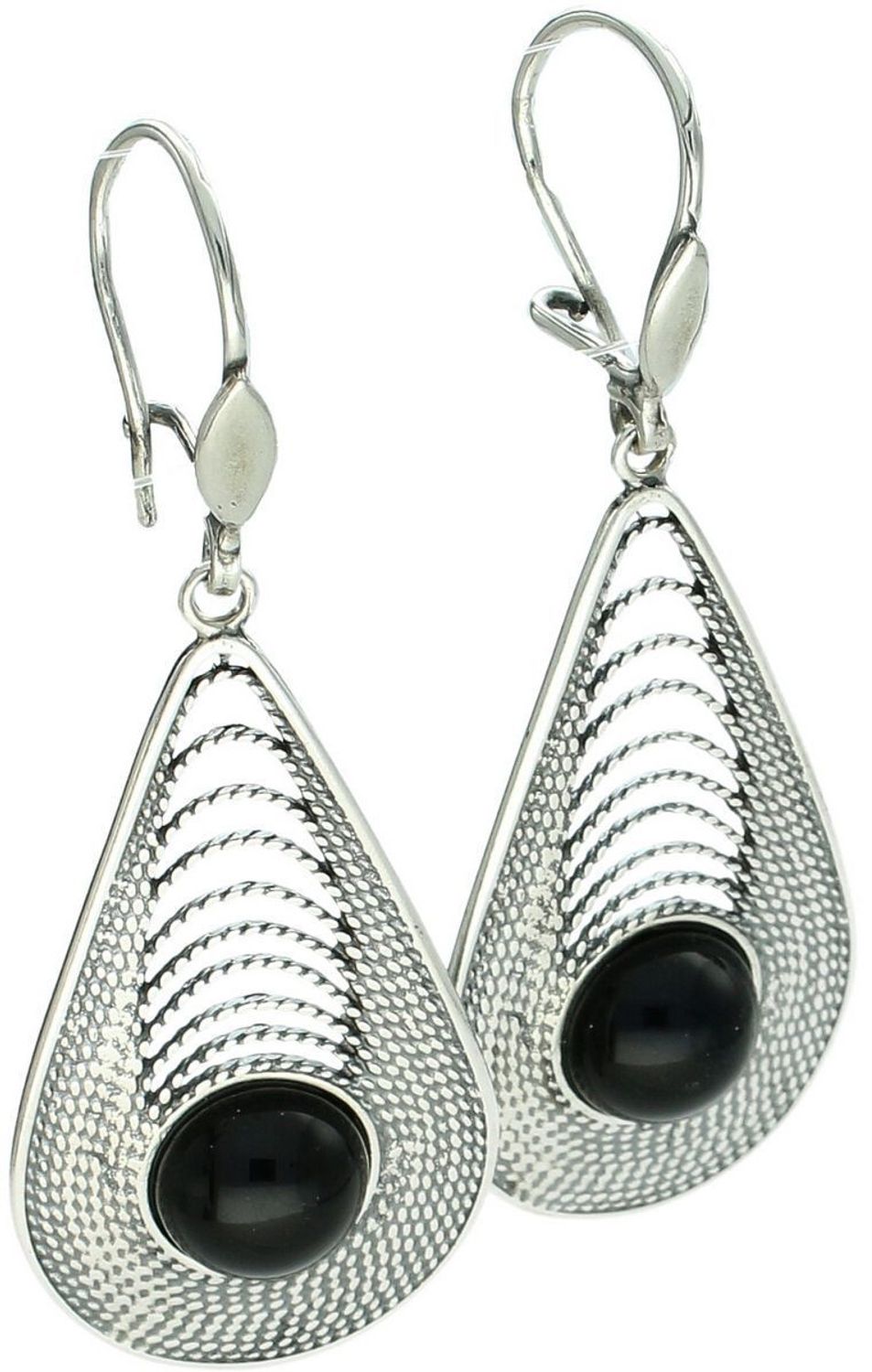 Długie kolczyki srebrne 925 DIA-KLC-13998-925 zdobione okrągłym onyksem. Wymiary 5,5 × 2,2 cm, waga 8,60 g. Eleganckie i efektowne.1.jpg