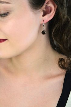 Kolczyki srebrne wiszące z bursztynem. Elegancka biżuteria damska (2).jpg