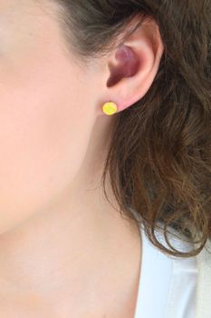 Kolczyki 925 wkrętki opal żółto-pomarańczowy  srebro 0,70 g (3).jpg