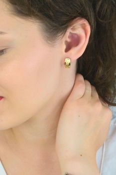 Złote kolczyki 375 diamentowane – angielskie zapięcie 15 mm, złoto 375 (1).jpg