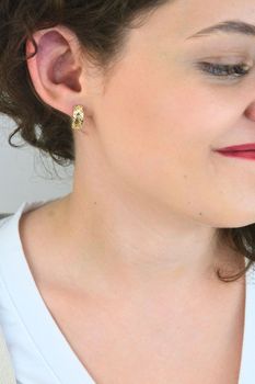 Złote kolczyki 375 diamentowane wzór grecki – 15 mm, 1,16 g (2).jpg