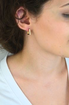 Kolczyki złote kwadratowe – nowoczesne i eleganckie kolczyki złote (1).jpg