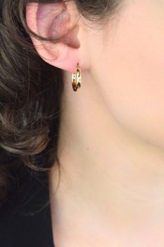 Złote kolczyki kółka 585 – angielskie zapięcie, 17 mm, 0,96 g 💛✨ (3).jpg