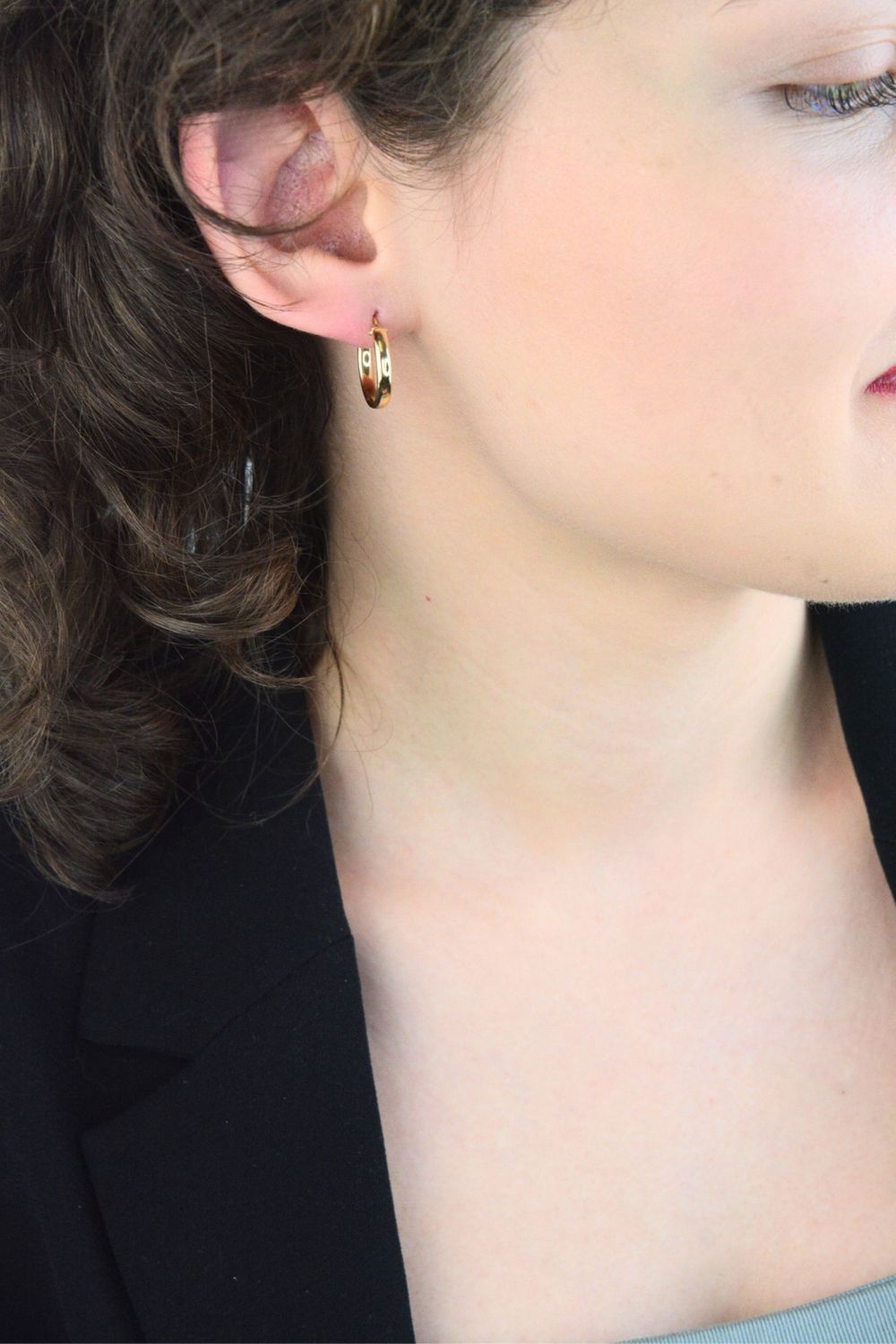 Złote kolczyki kółka 585 – angielskie zapięcie, 17 mm, 0,96 g.jpg