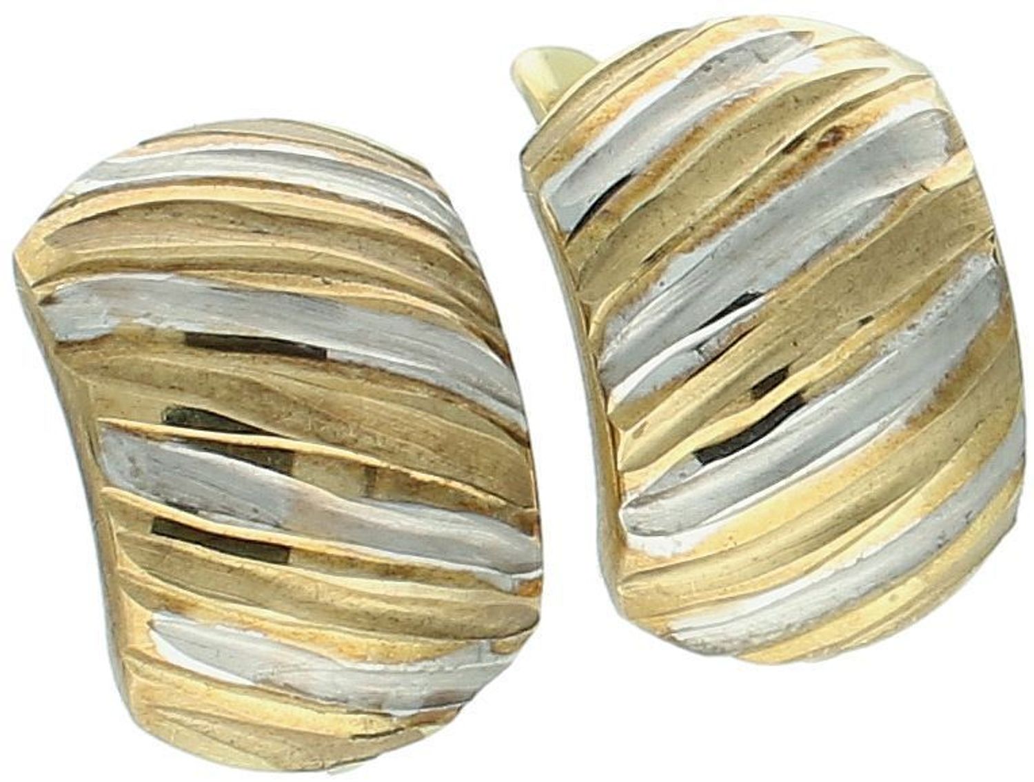 Złote kolczyki damskie DIA-KLC-1600-333 próby 333 z ozdobnym wzorem i dodatkiem białego złota. Eleganckie zapięcie angielskie, waga 1,76g, wymiary 1,5x1,0 cm. Klasyka z nutą nowoczesności.1.jpg