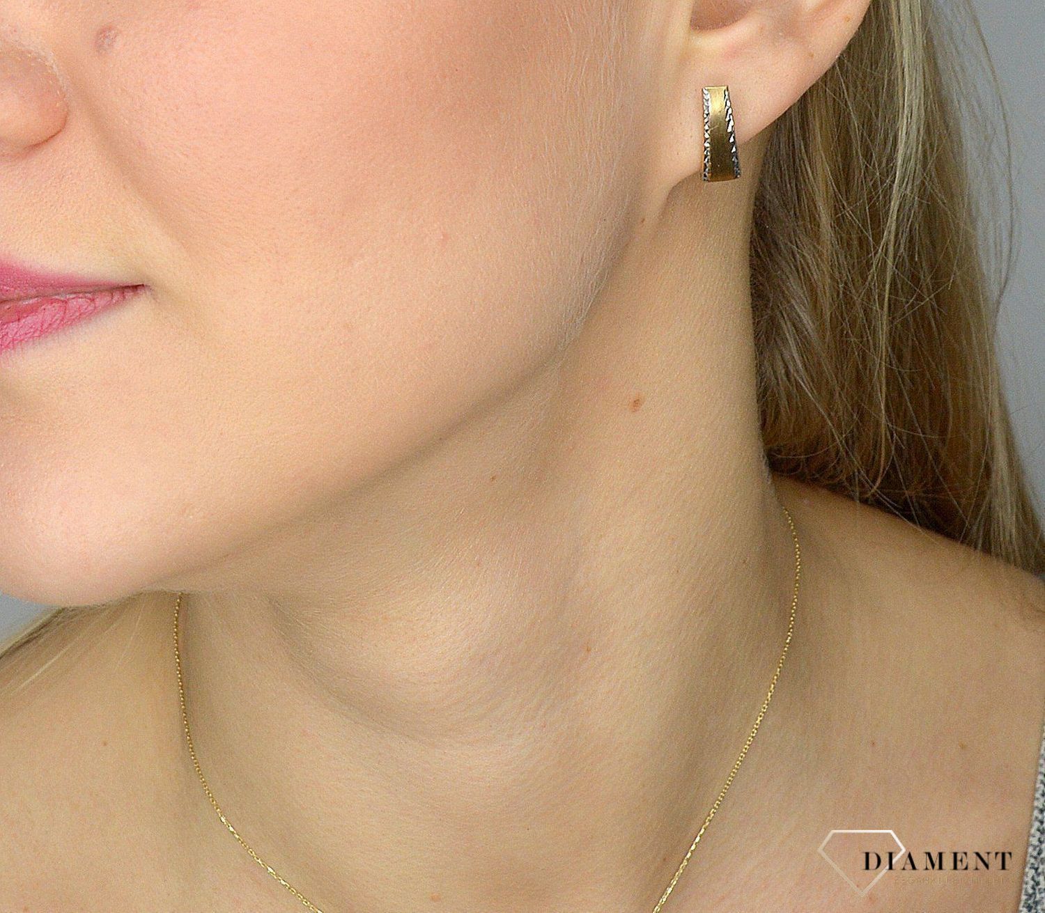 Złote kolczyki 333 połączenie białego i żółtego złota DIA-KLC-1670-333 💎 Złote kolczyki wykonane z najwyższej jakości złota próby 333.jpg