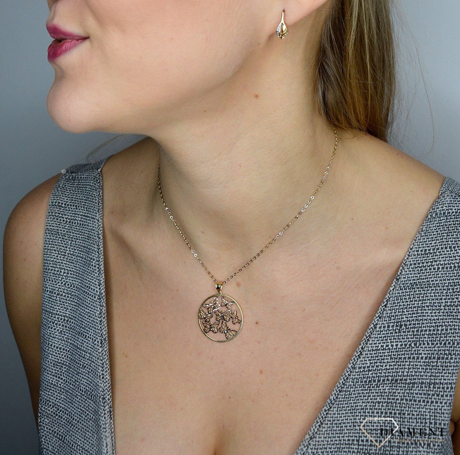 Złote kolczyki 333 delikatność cyrkonii DIA-KLC-1672-333 💎.jpg