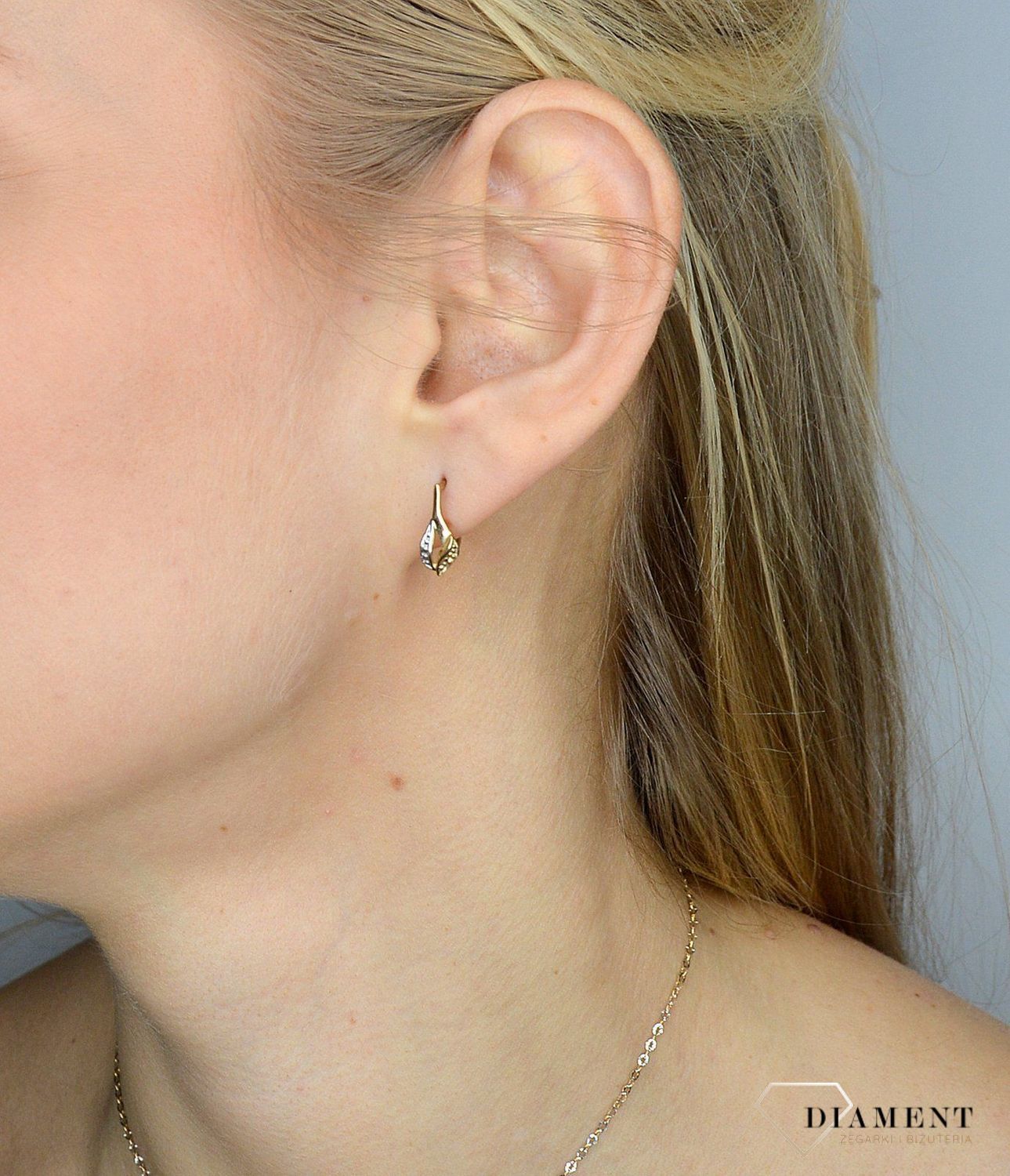 Złote kolczyki 333 delikatność cyrkonii DIA-KLC-1672-333 💎.jpg
