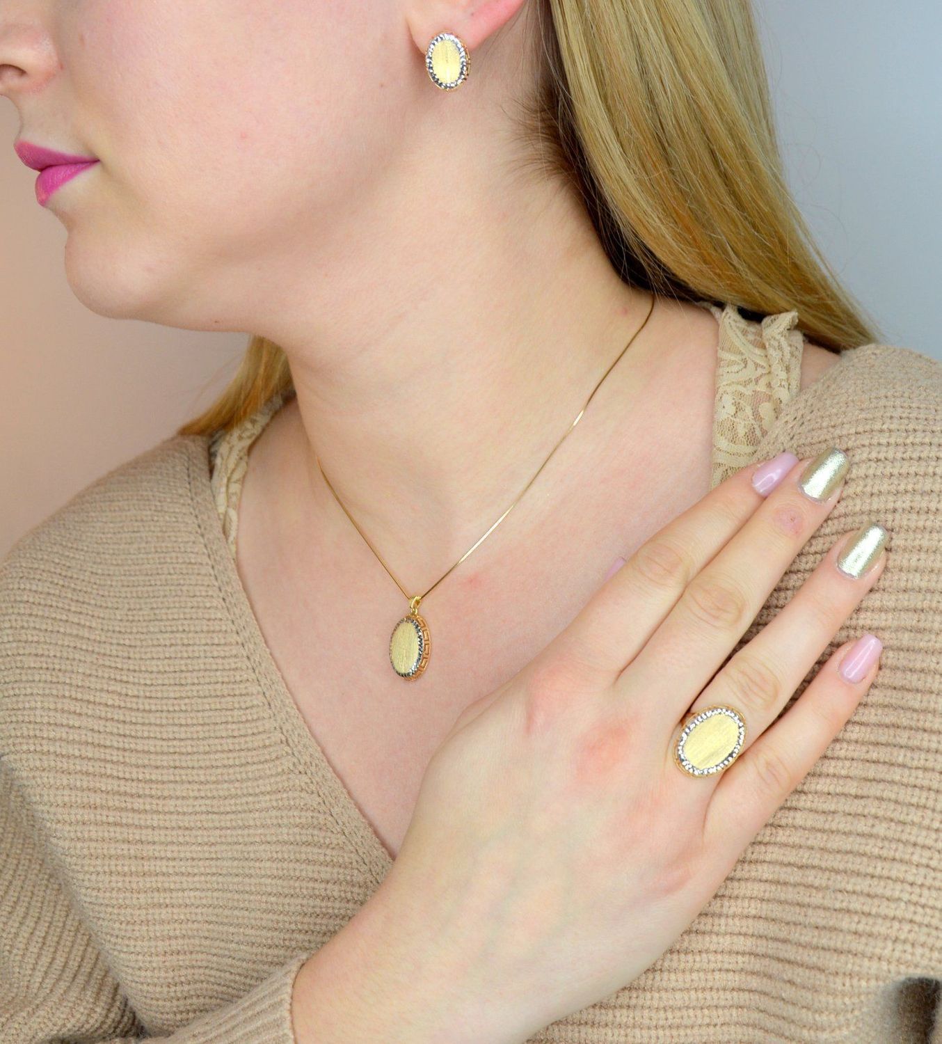 Kolczyki złote grawerowane blaszki z drogą grecką DIA-KLC-1737-585.jpg