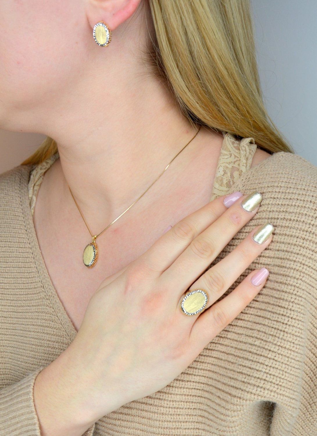 Kolczyki złote grawerowane blaszki z drogą grecką DIA-KLC-1737-585.jpg