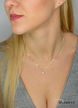 Złote kolczyki 585 cyrkonia, klasyczne piękno DIA-KLC-1742-585 💎 Złote kolczyki z cyrkonią 💎 Złote kolczyki z zapięciem na sztyft (6).JPG