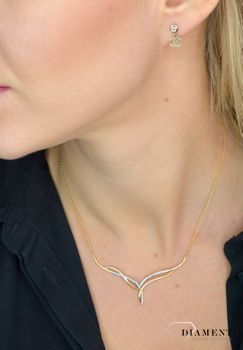 Złote kolczyki 585 wiszące 'Chanelki' z cyrkonią DIA-KLC-1745-585 💎 Złote kolczyki z modnym i ponadczasowym wzorem chanelki ozdobione dodatkowo cyrkonią  (3).JPG