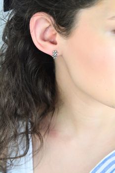 Kolczyki srebrne 925 – podwójne kwiatki z cyrkoniami DIA-KLC-2031-925 (2).jpg