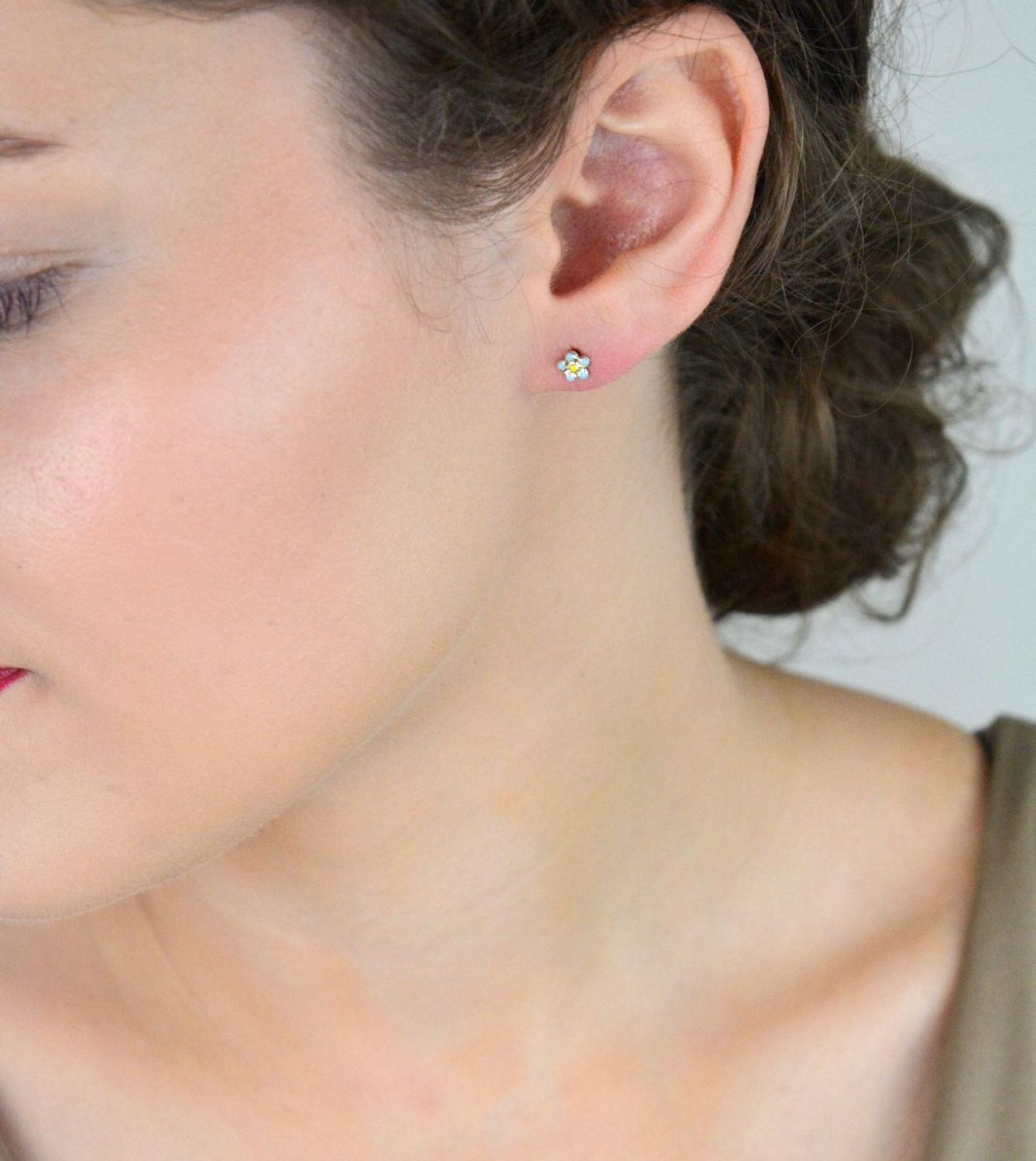 Srebrne kolczyki przy uchu małe kwiatki DIA-KLC-2066OR0079-925.png