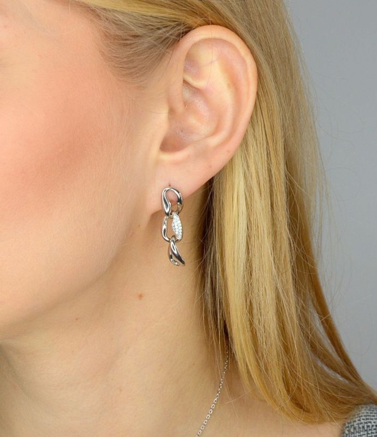 Srebrne kolczyki wiszące pancerka z cyrkoniami DIA-KLC-2271-925.jpg