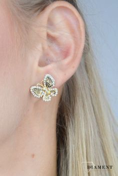 Kolczyki damskie przy uchu motylki 'Złote motyle z perłami' DIA-KLC-2317-INNE 💎 Kolczyki wykonane z metalu, który jest antyalergiczny nie zawiera niklu i ołowiu (2).JPG