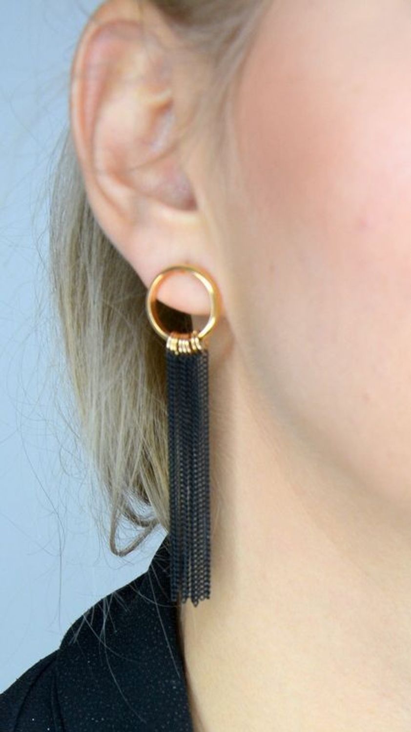 Kolczyki damskie By dziubeka kółka z wiszącymi łańcuszkami DIA-KLC-2319-INNE.jpg