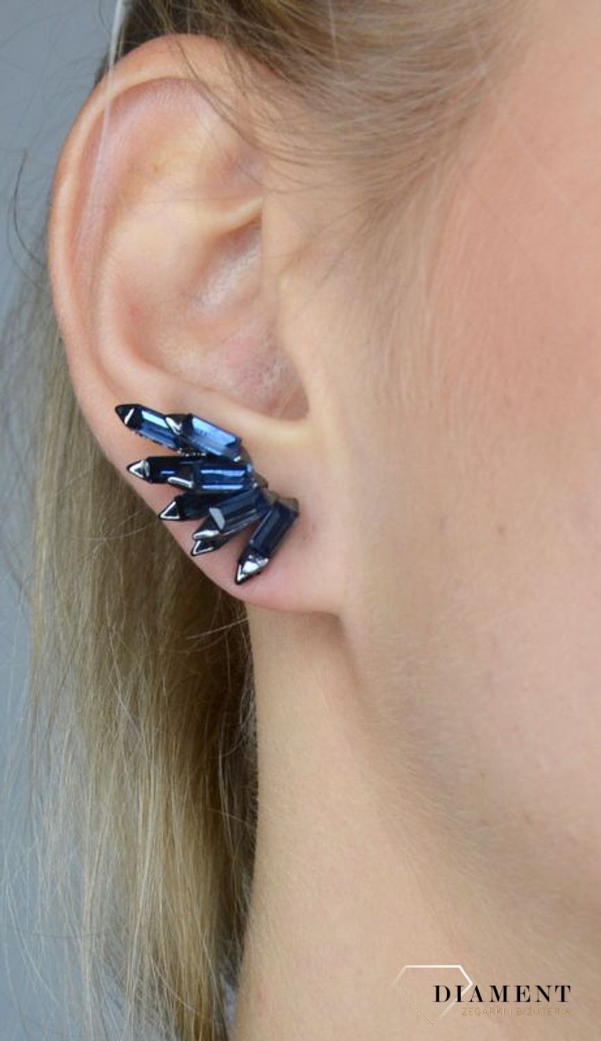 Kolczyki damskie BY DZIUBEKA cyrkonie w niebieskim odcieniu DIA-KLC-2323-INNE.jpg
