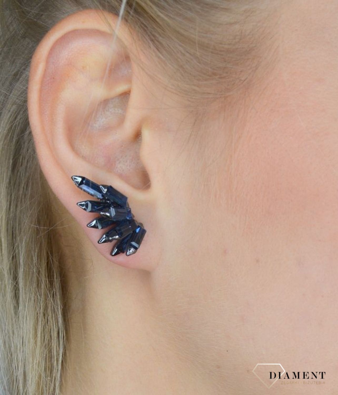 Kolczyki damskie BY DZIUBEKA cyrkonie w niebieskim odcieniu DIA-KLC-2323-INNE.jpg