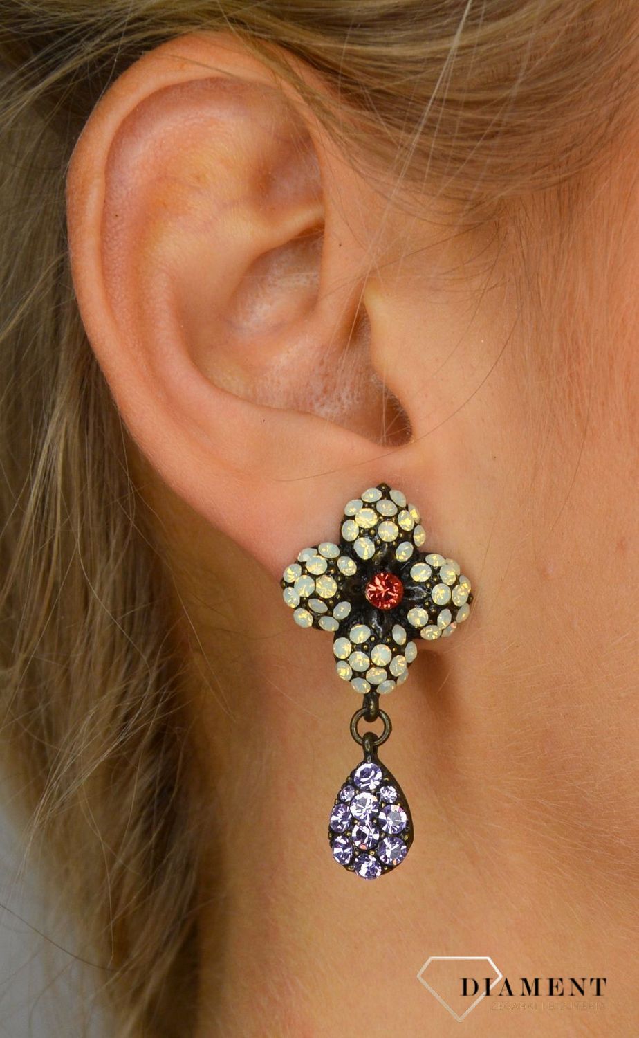 Kolczyki damskie BY DZIUBEKA ozdobne kwiatki DIA-KLC-2410-INNE.jpg