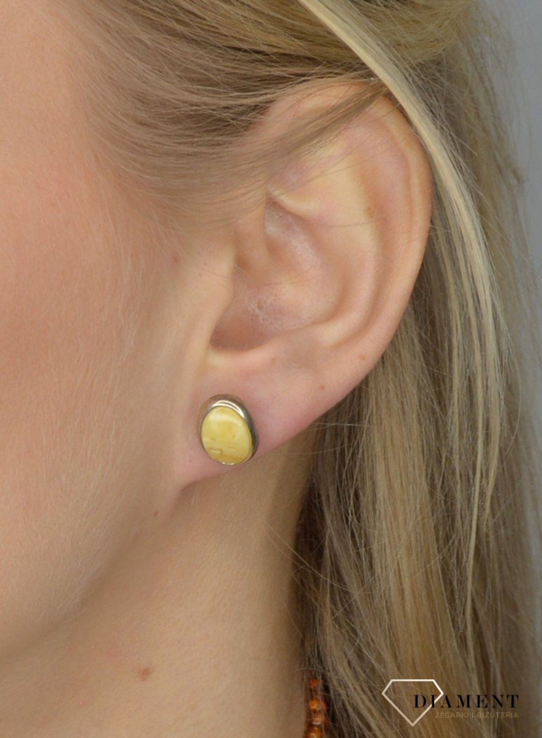 Srebrne kolczyki z mlecznym bursztynem DIA-KLC-2441.jpg