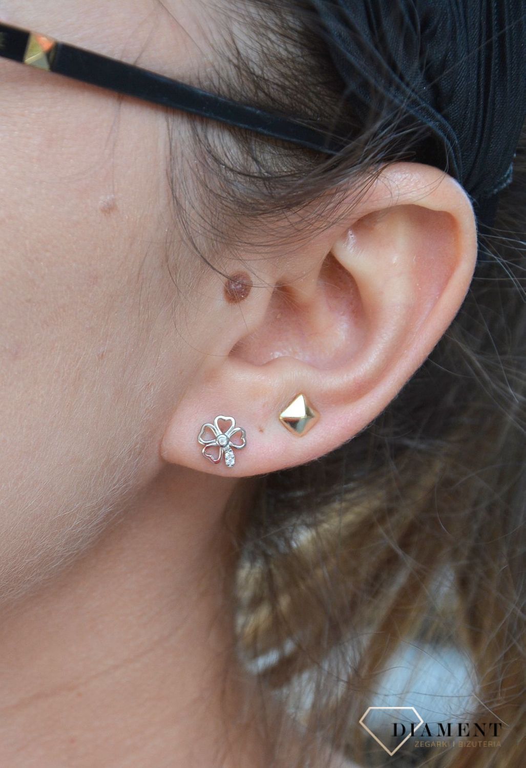 Srebrne kolczyki przy uchu koniczynka z cyrkonią DIA-KLC-2454-925.jpg