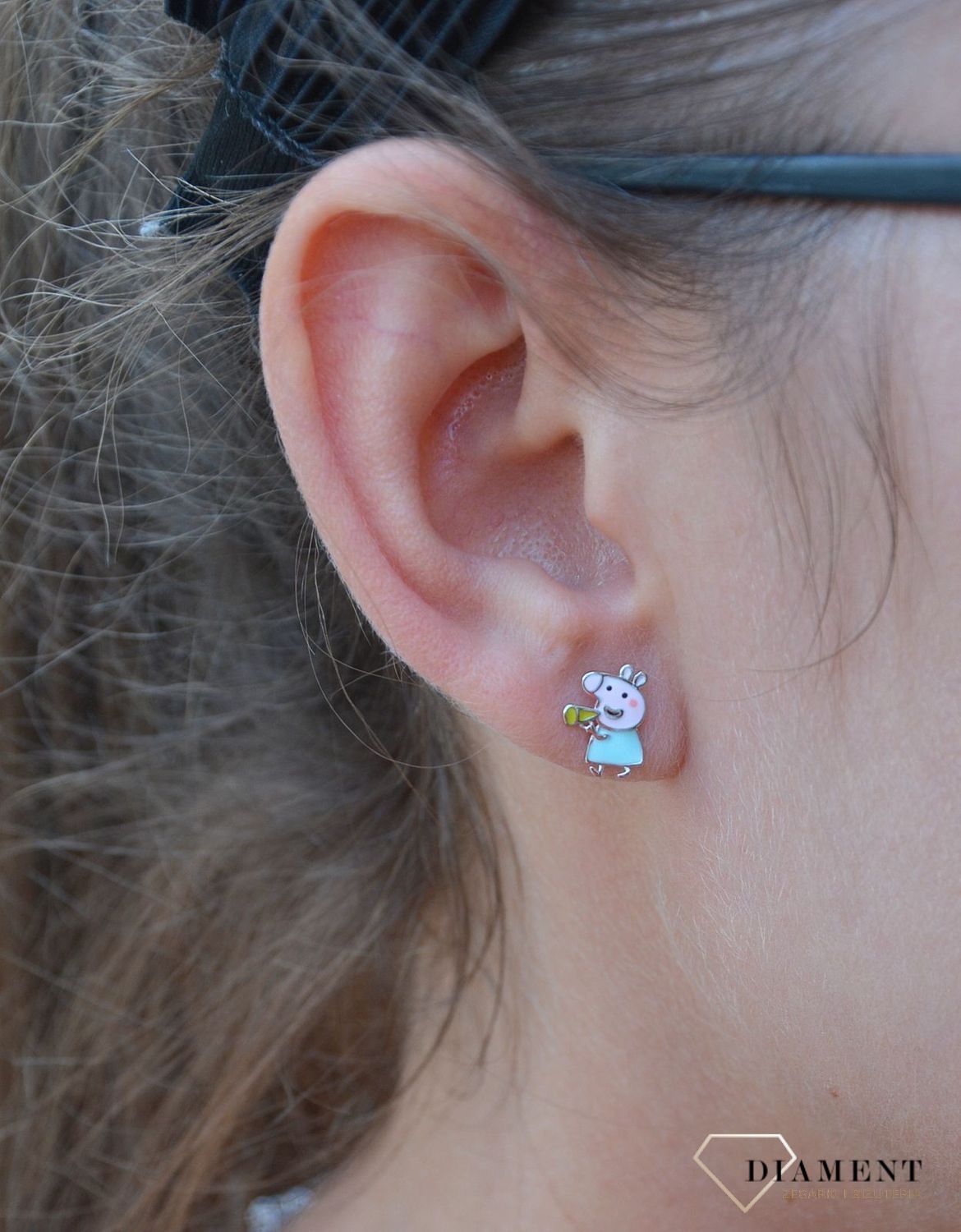 Srebrne kolczyki dla dziewczynki przy uchu świnka George DIA-KLC-2455-925.jpg