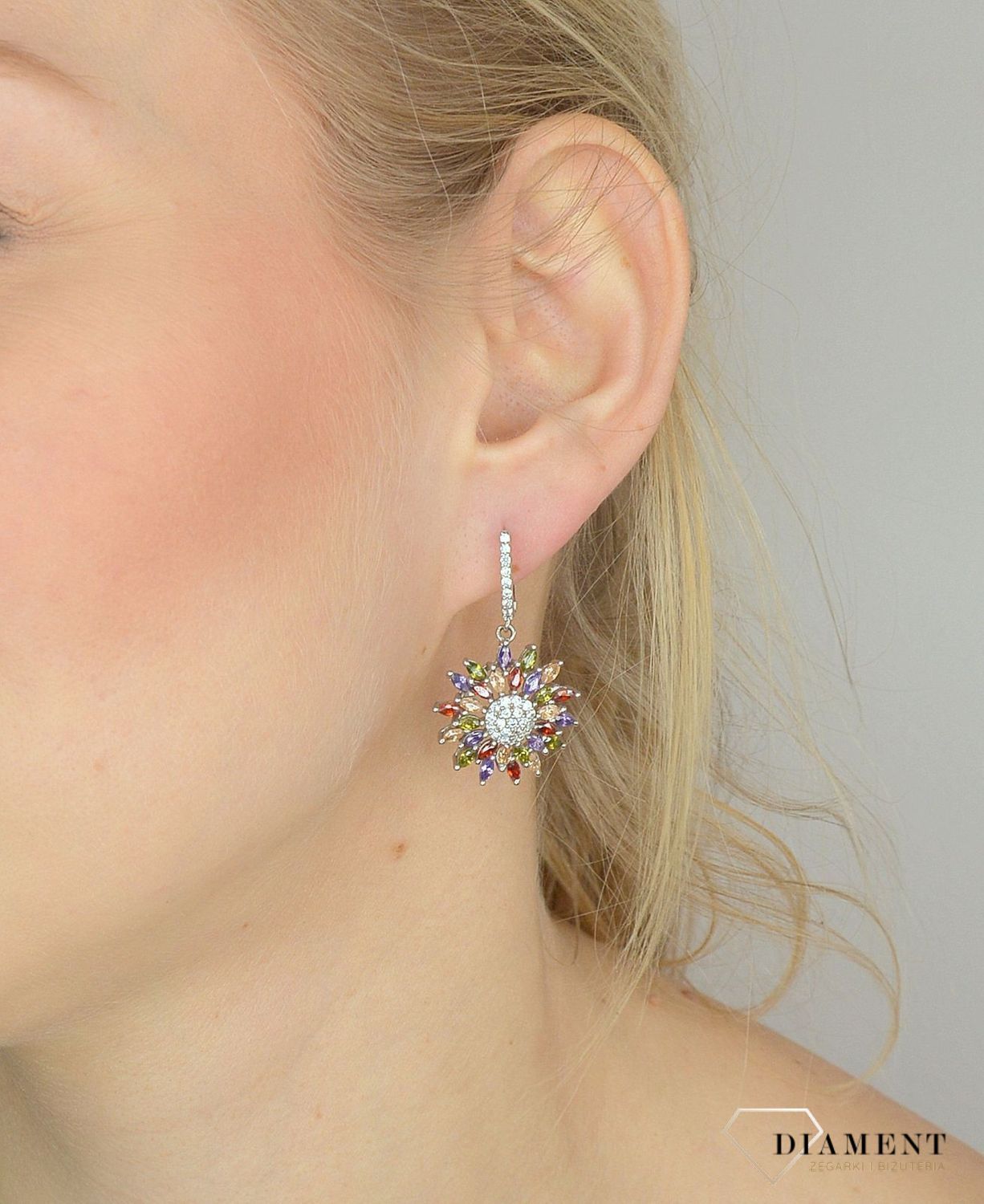 Srebrne kolczyki 925 wiszące w kształcie kwiata z kolorowymi cyrkoniami DIA-KLC-2545-925.jpg
