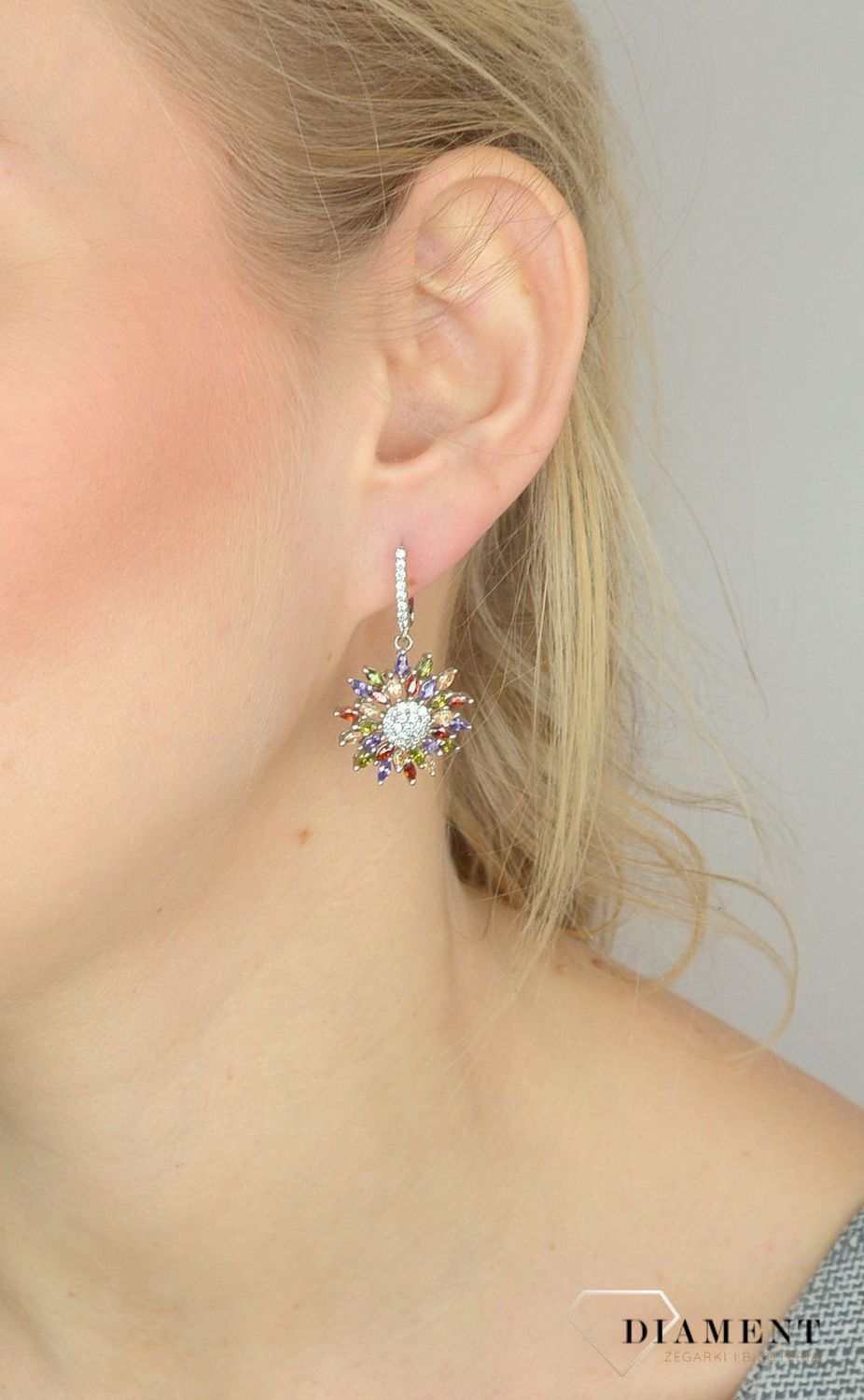 Srebrne kolczyki 925 wiszące w kształcie kwiata z kolorowymi cyrkoniami DIA-KLC-2545-925.jpg