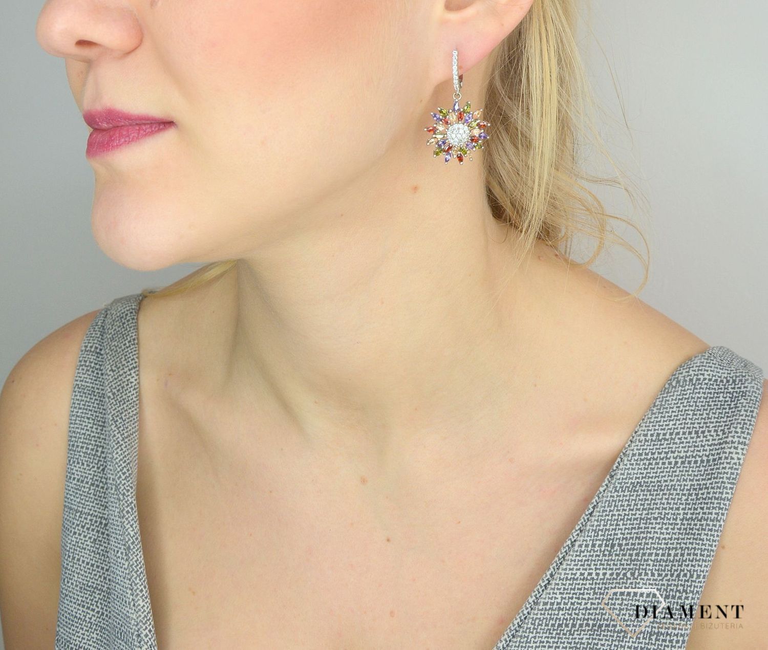 Srebrne kolczyki 925 wiszące w kształcie kwiata z kolorowymi cyrkoniami DIA-KLC-2545-925.jpg