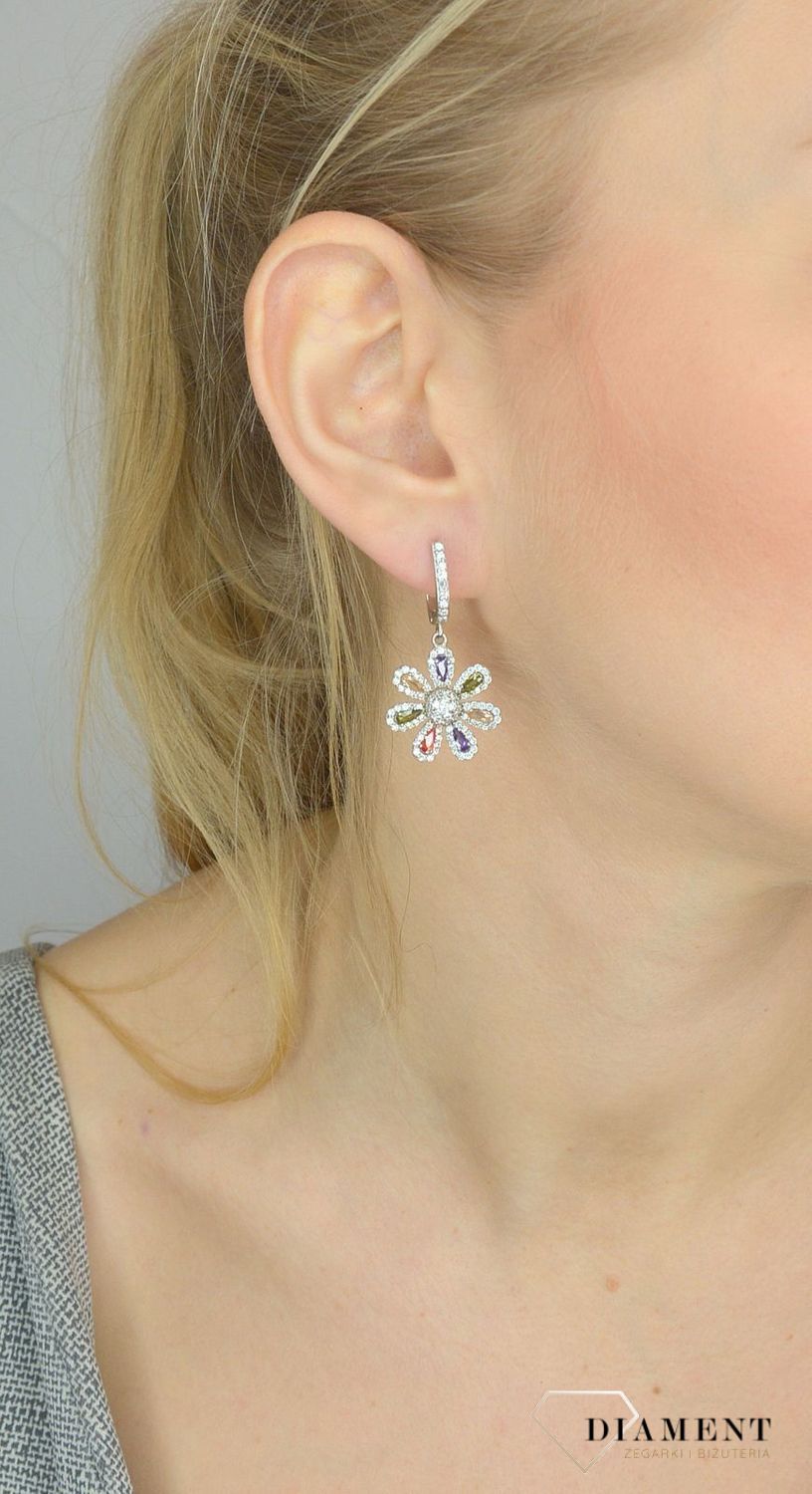 Srebrne kolczyki 925 wiszące w kształcie kwiata z kolorowymi cyrkoniami DIA-KLC-2546-925.jpg