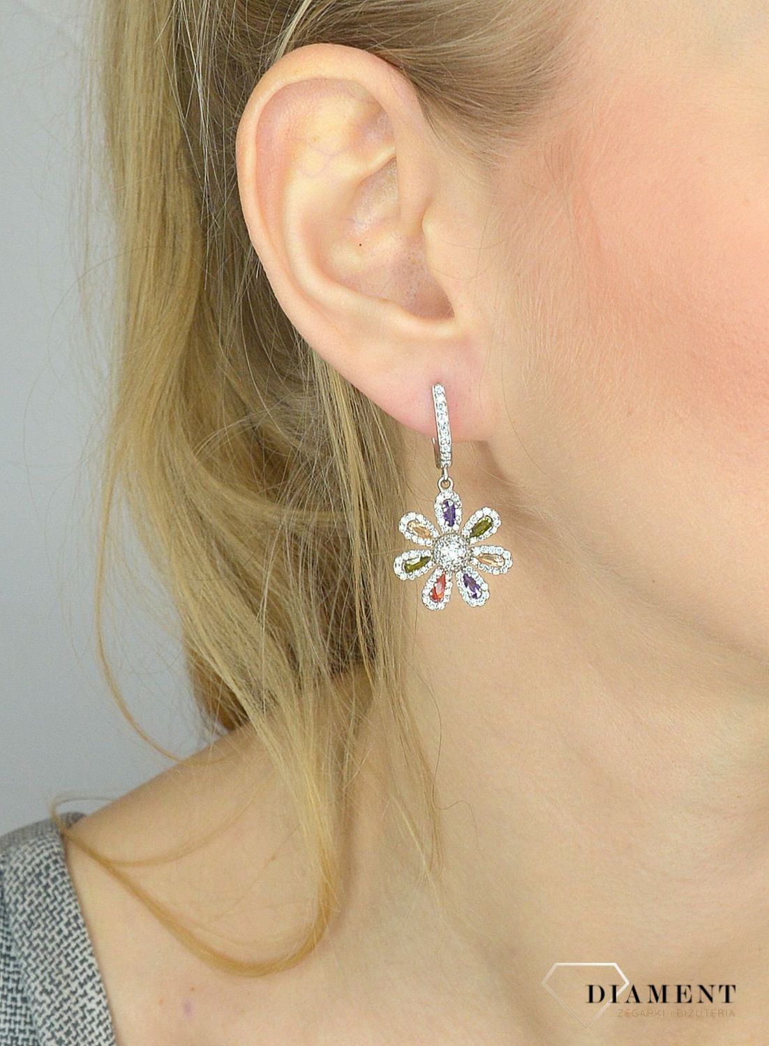 Srebrne kolczyki 925 wiszące w kształcie kwiata z kolorowymi cyrkoniami DIA-KLC-2546-925.jpg