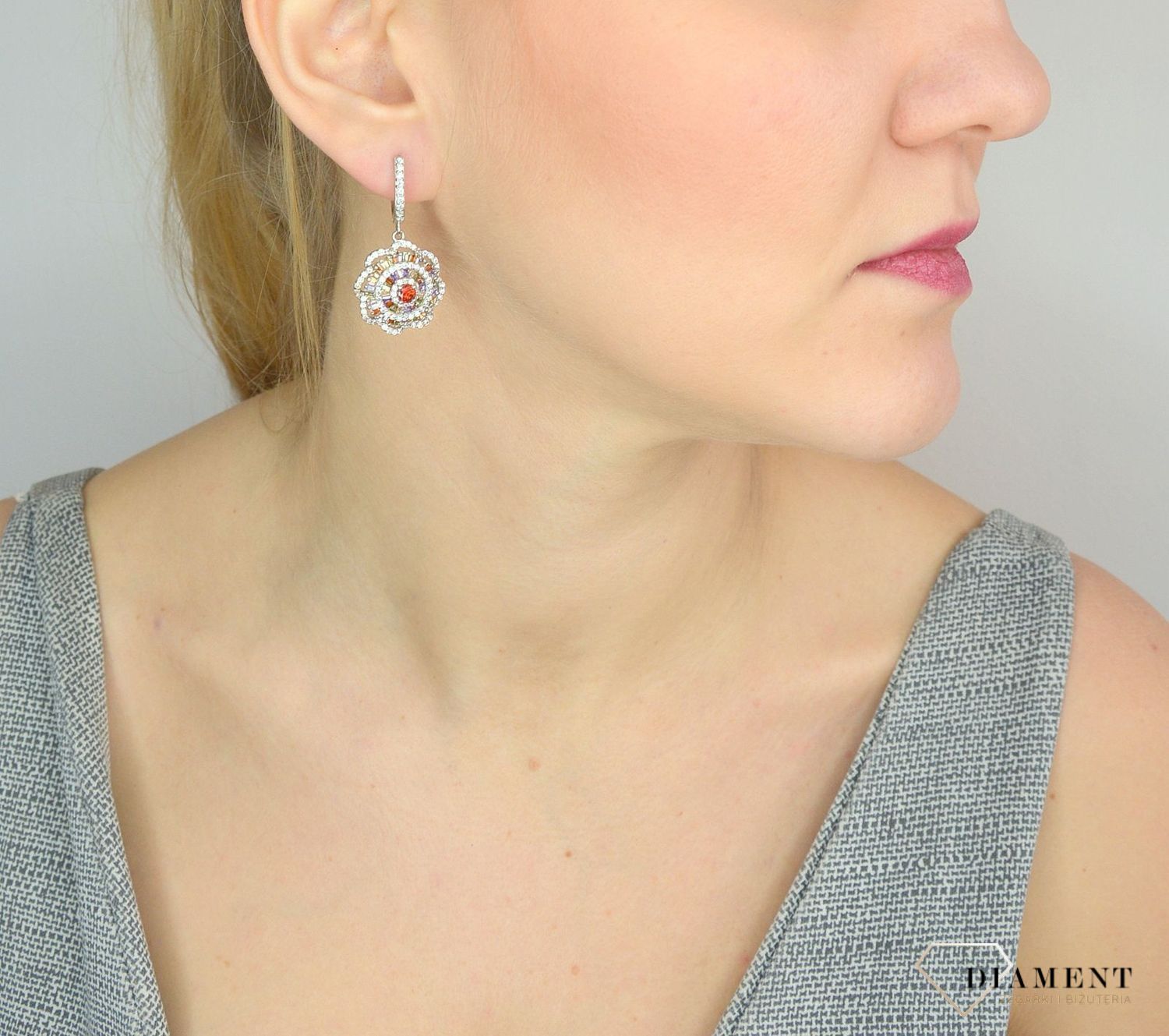 Srebrne kolczyki 925 wiszące kolorowe cyrkonie w kształcie kwiata DIA-KLC-2547-925.jpg