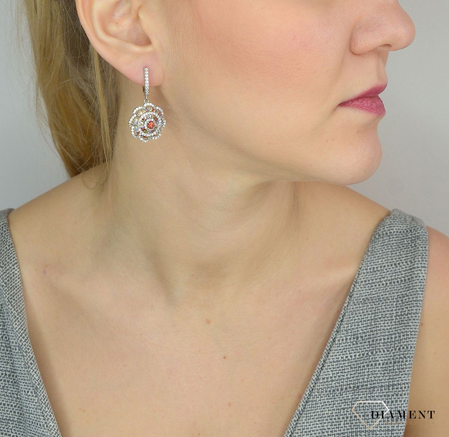 Srebrne kolczyki 925 wiszące kolorowe cyrkonie w kształcie kwiata DIA-KLC-2547-925.jpg