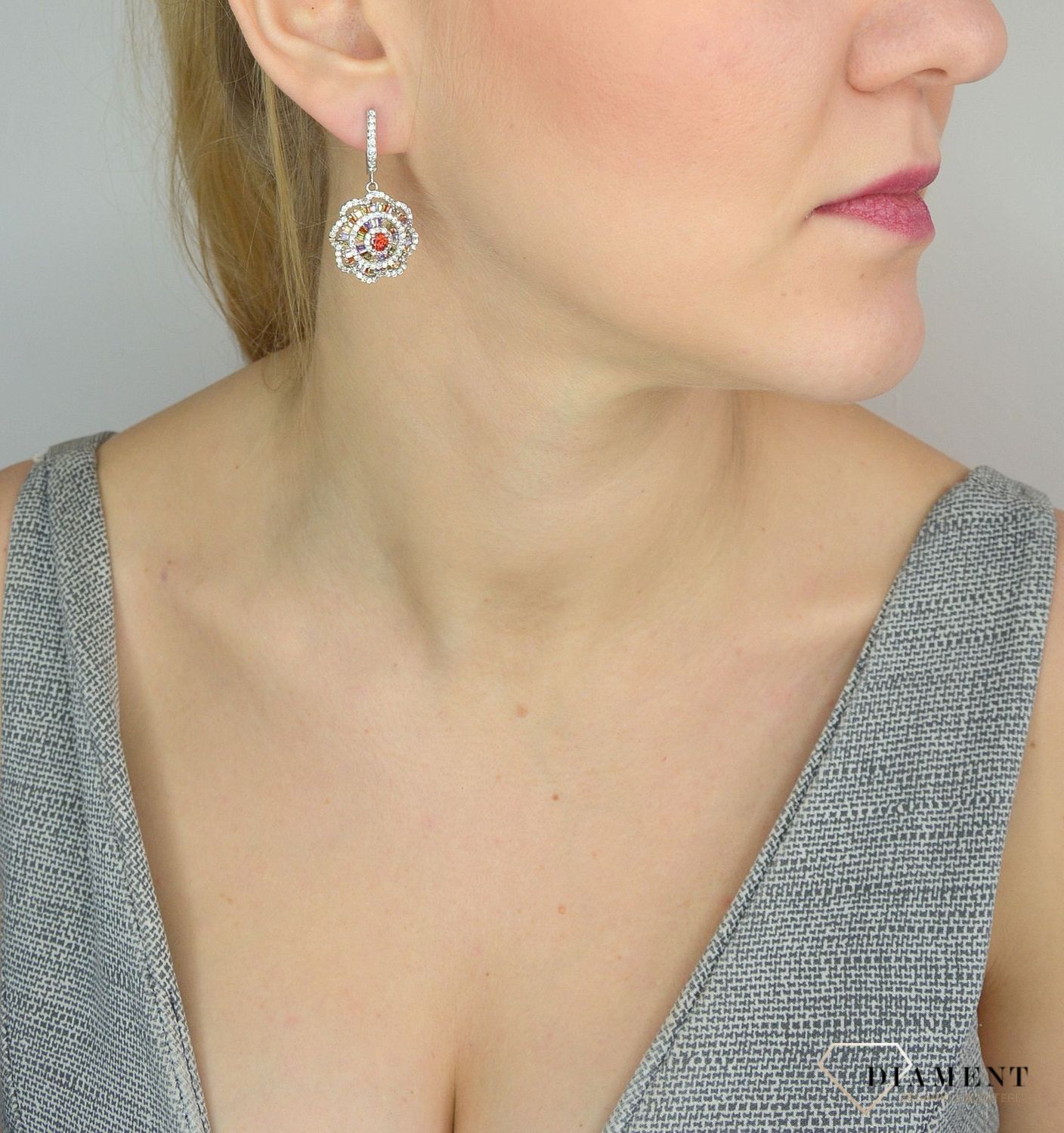 Srebrne kolczyki 925 wiszące kolorowe cyrkonie w kształcie kwiata DIA-KLC-2547-925.jpg