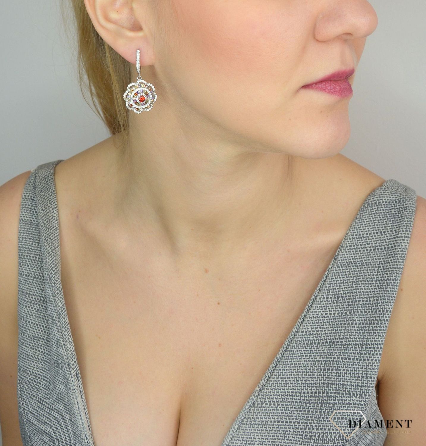 Srebrne kolczyki 925 wiszące kolorowe cyrkonie w kształcie kwiata DIA-KLC-2547-925.jpg